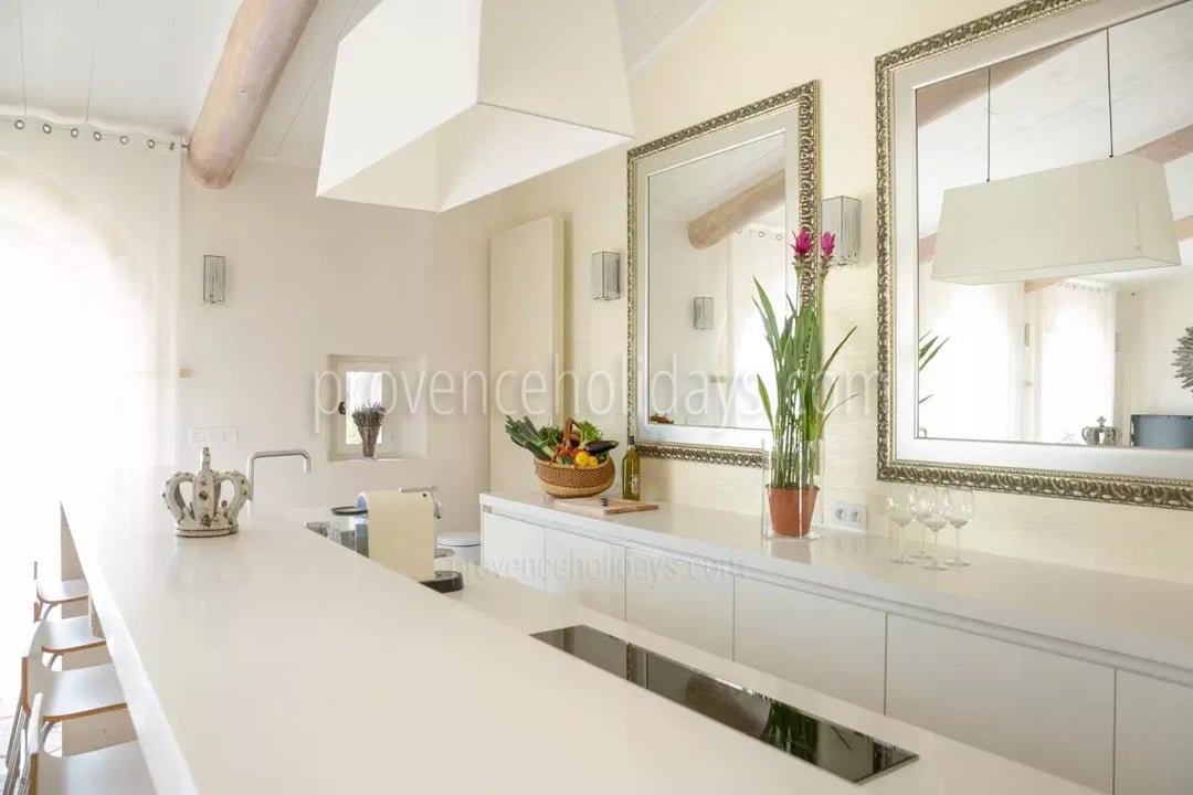 30 - Bonnieux Mas: Villa: Interior
