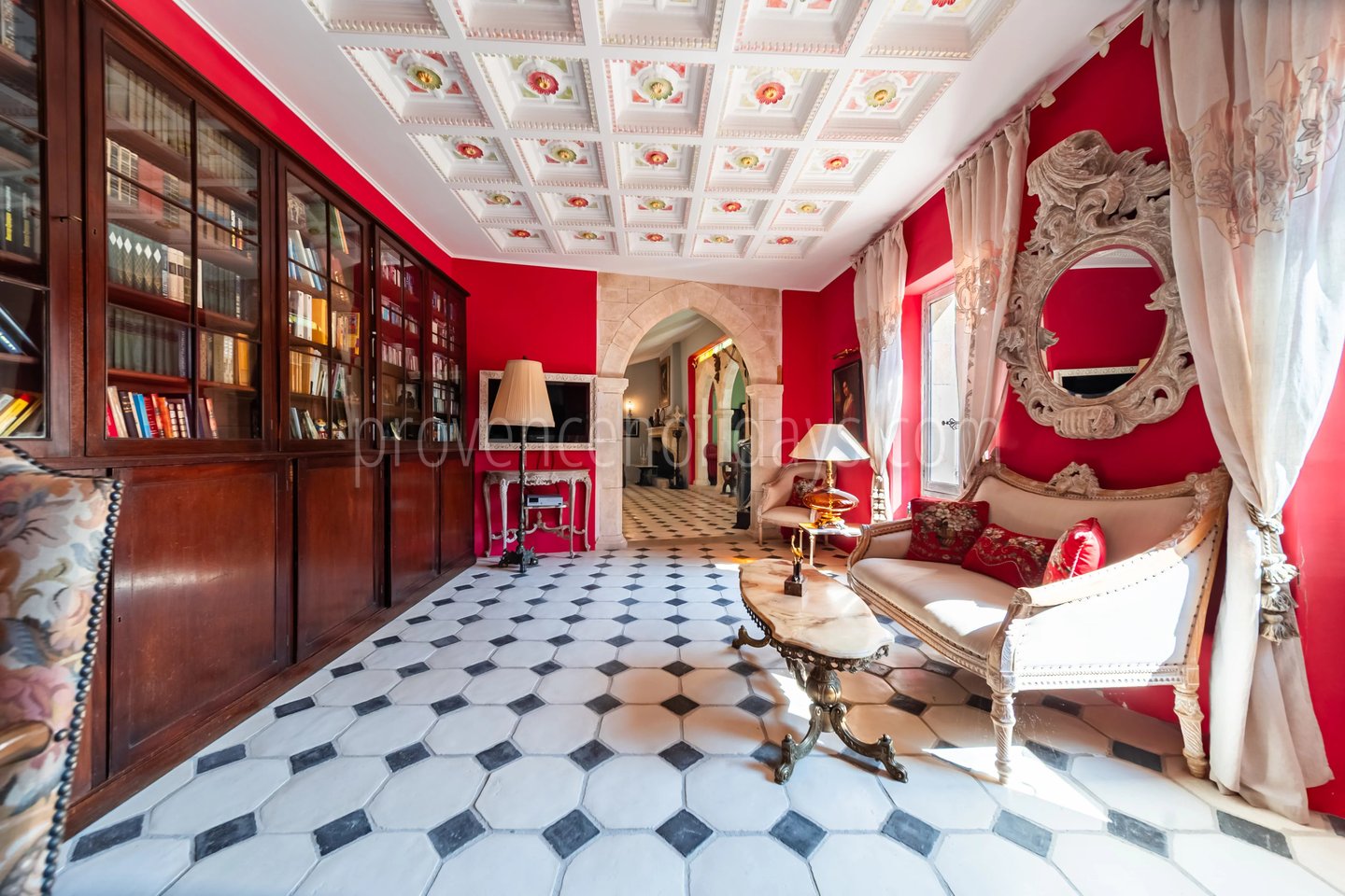 21 - Character estate in Cucuron: Villa: Interior