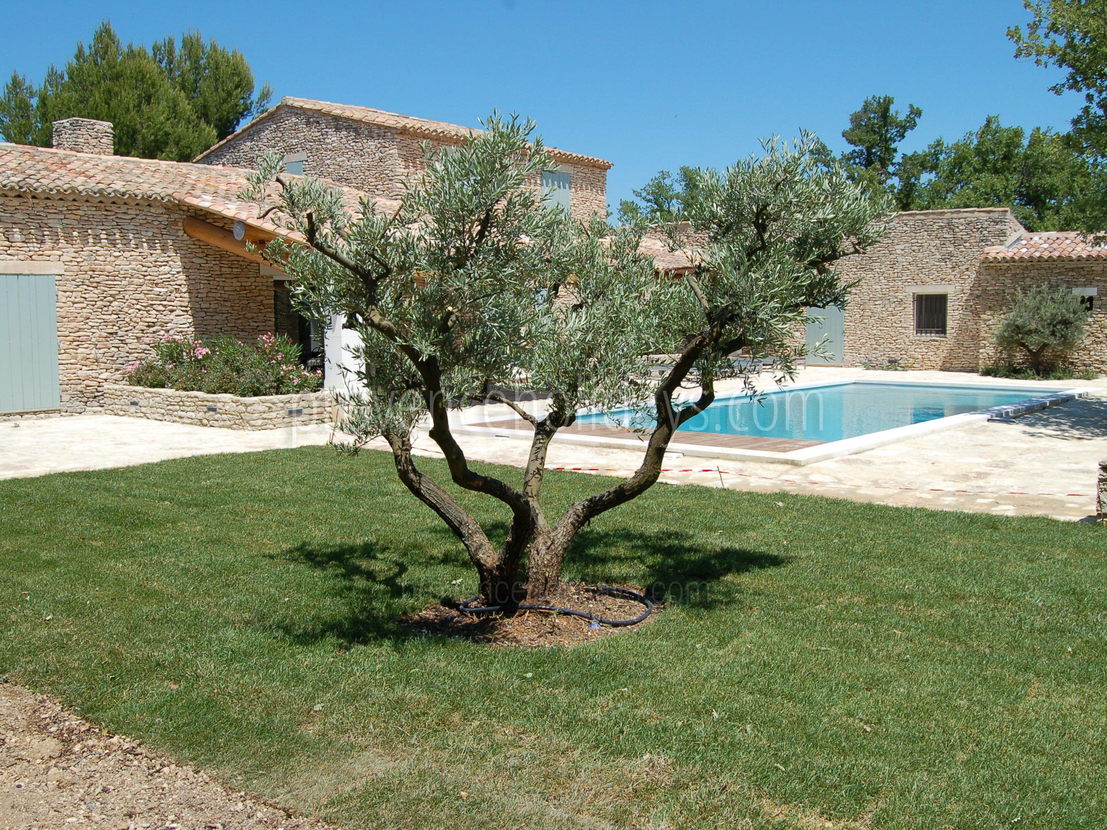 28 - Villa à Gordes: Villa: Exterior