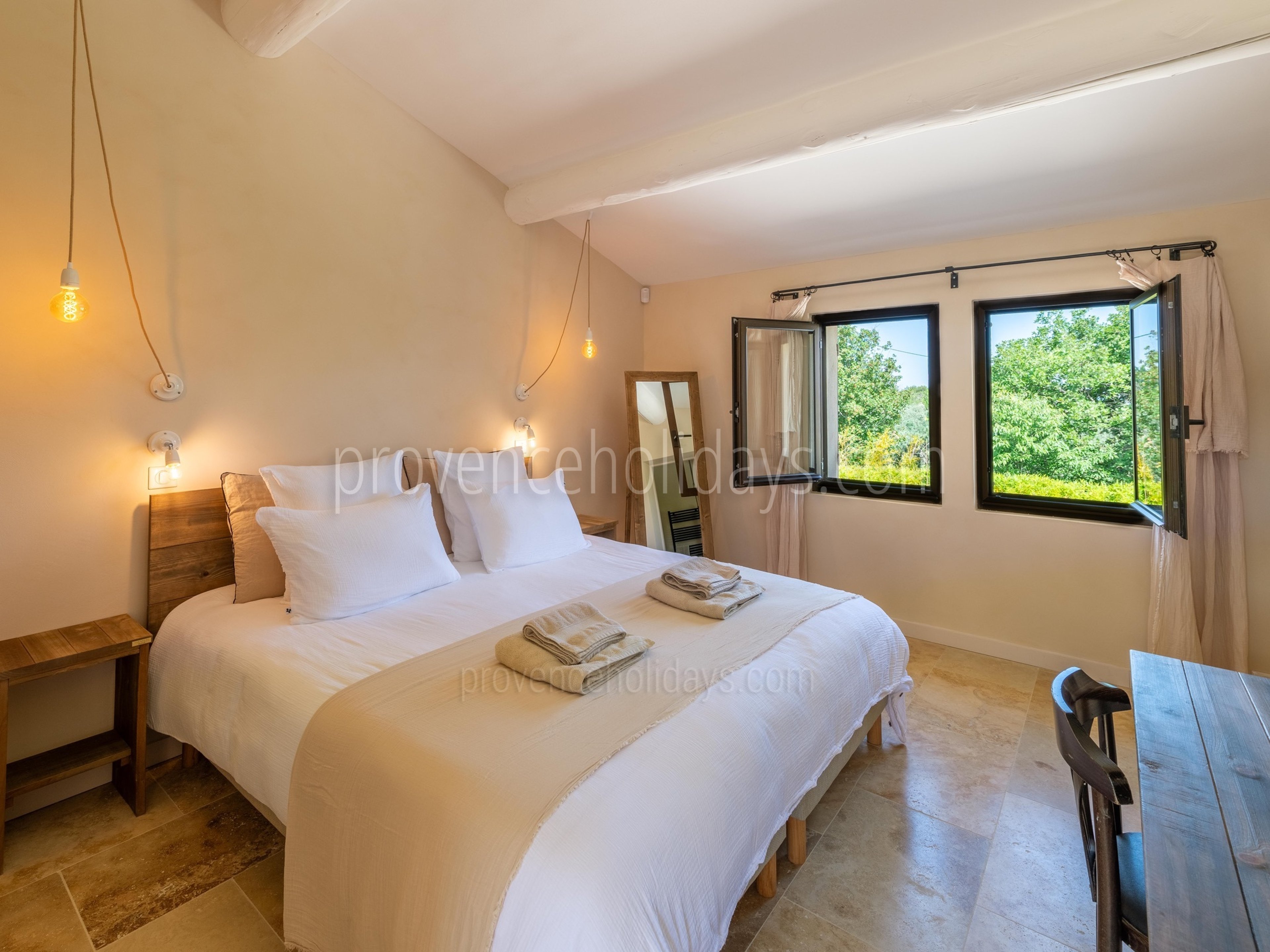 99 - Bastide Gergouven: Villa: Bedroom 8