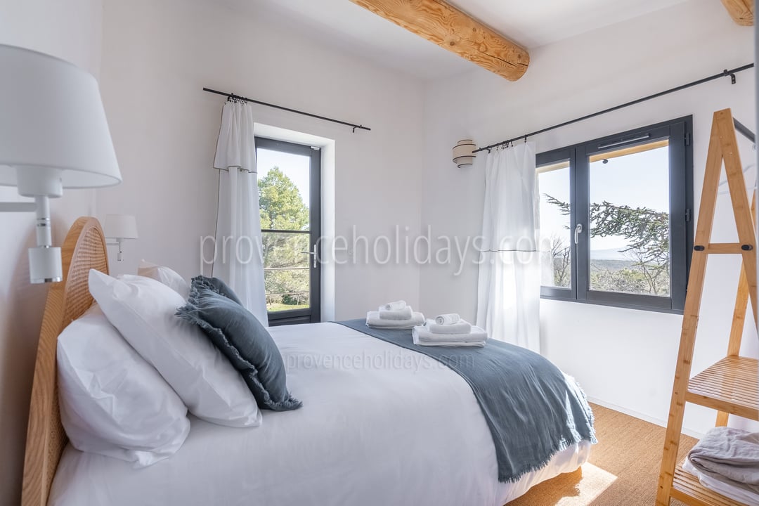 37 - Mas de la Rouquette: Villa: Bedroom