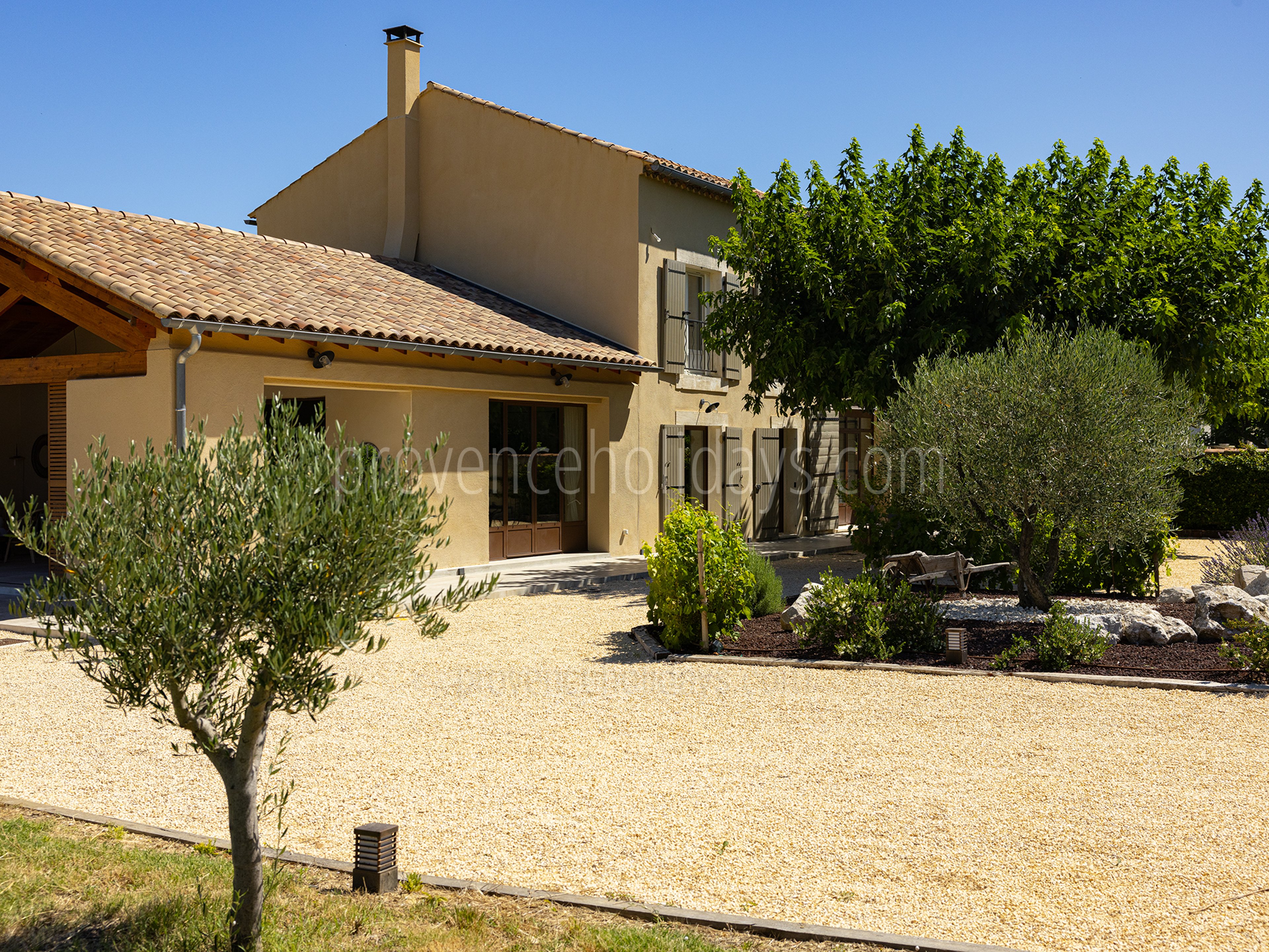 13 - Mas des deux Mûriers: Villa: Exterior