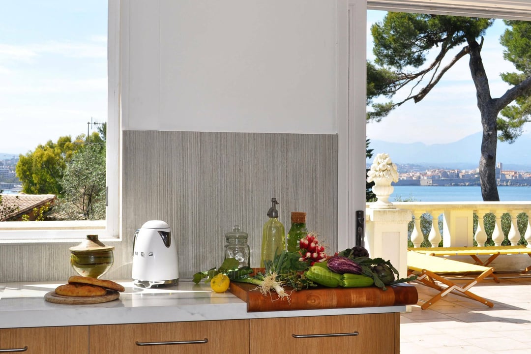 25 - Villa Cap d\'Antibes: Villa: Exterior