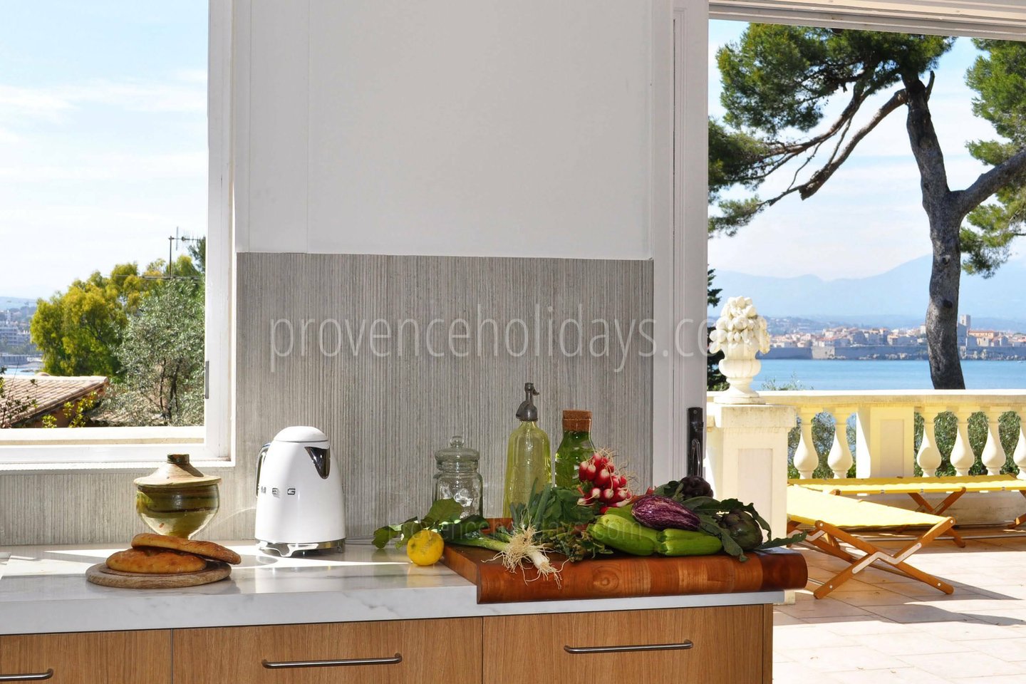 29 - Villa Cap d\'Antibes: Villa: Exterior