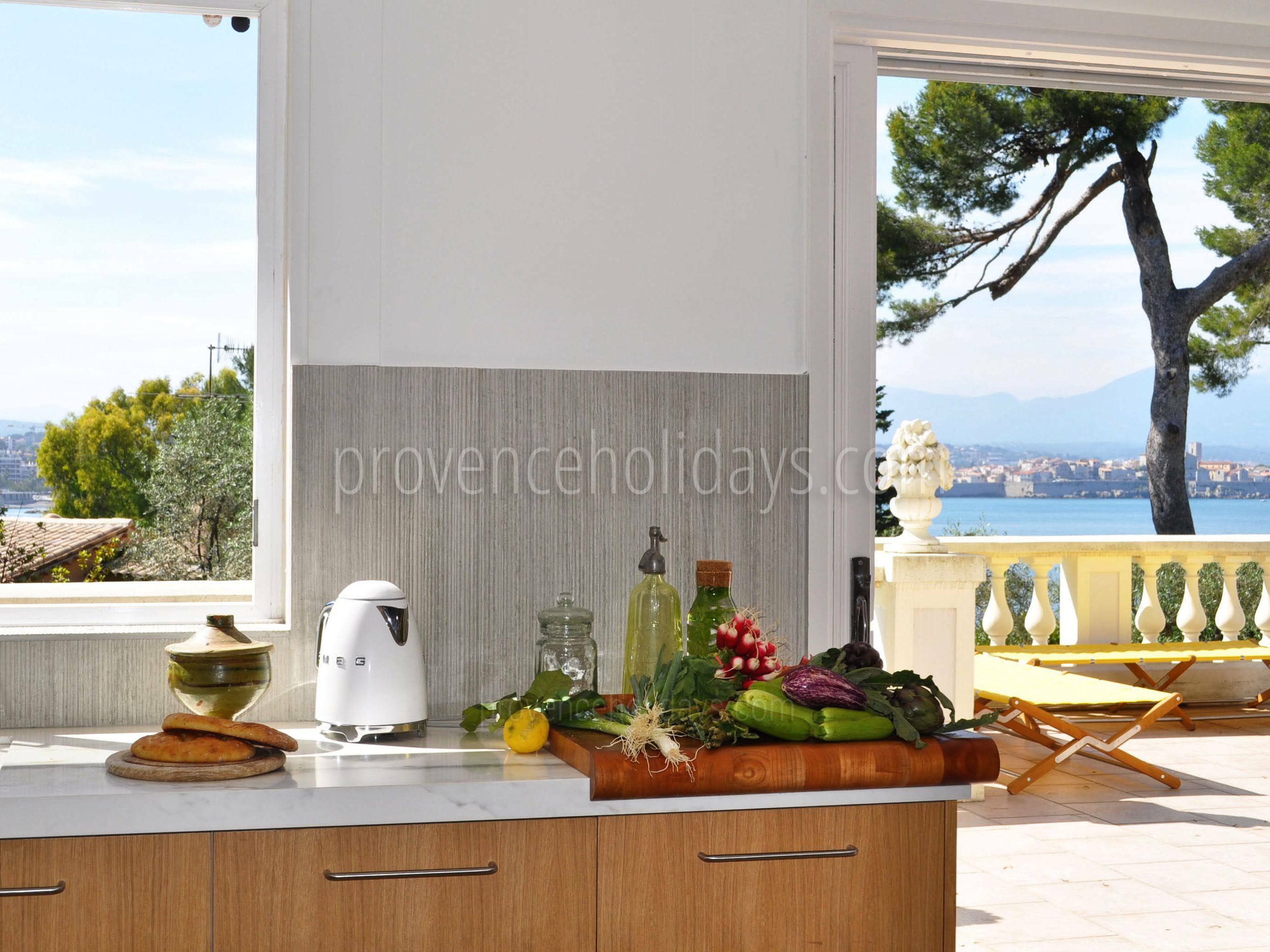 29 - Villa Cap d\'Antibes: Villa: Exterior