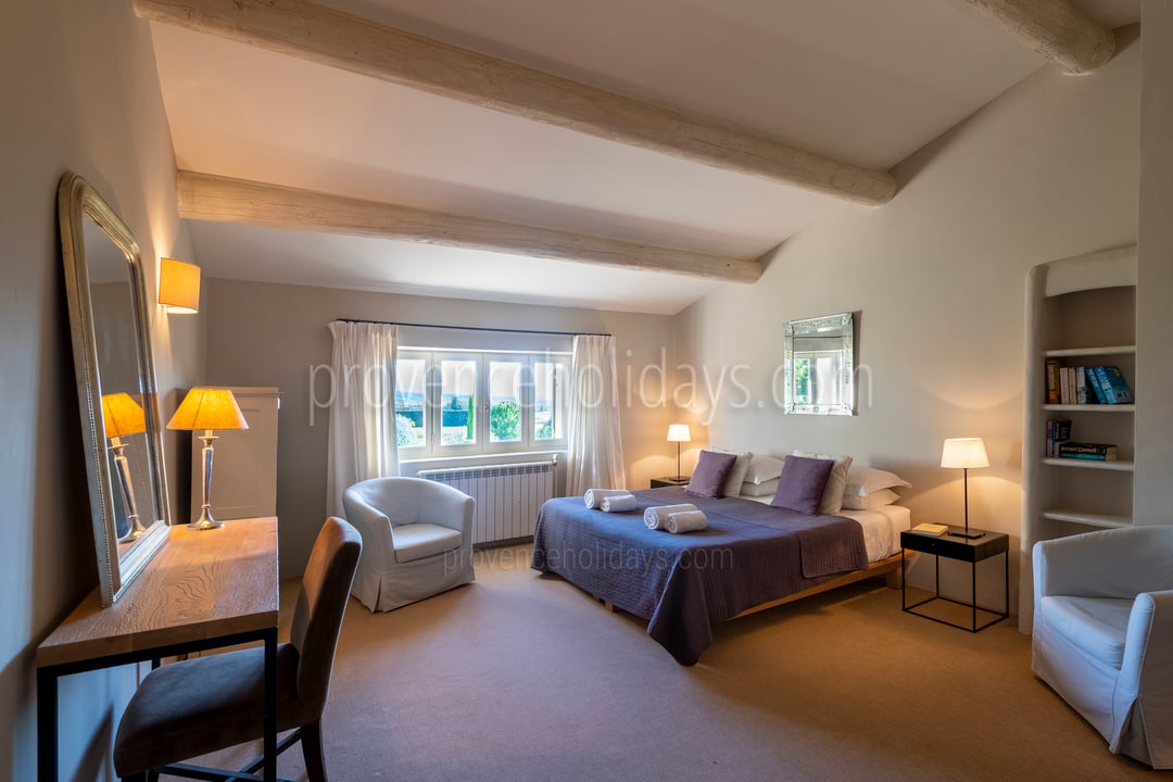 3 - Domaine de Joucas: Villa: Bedroom