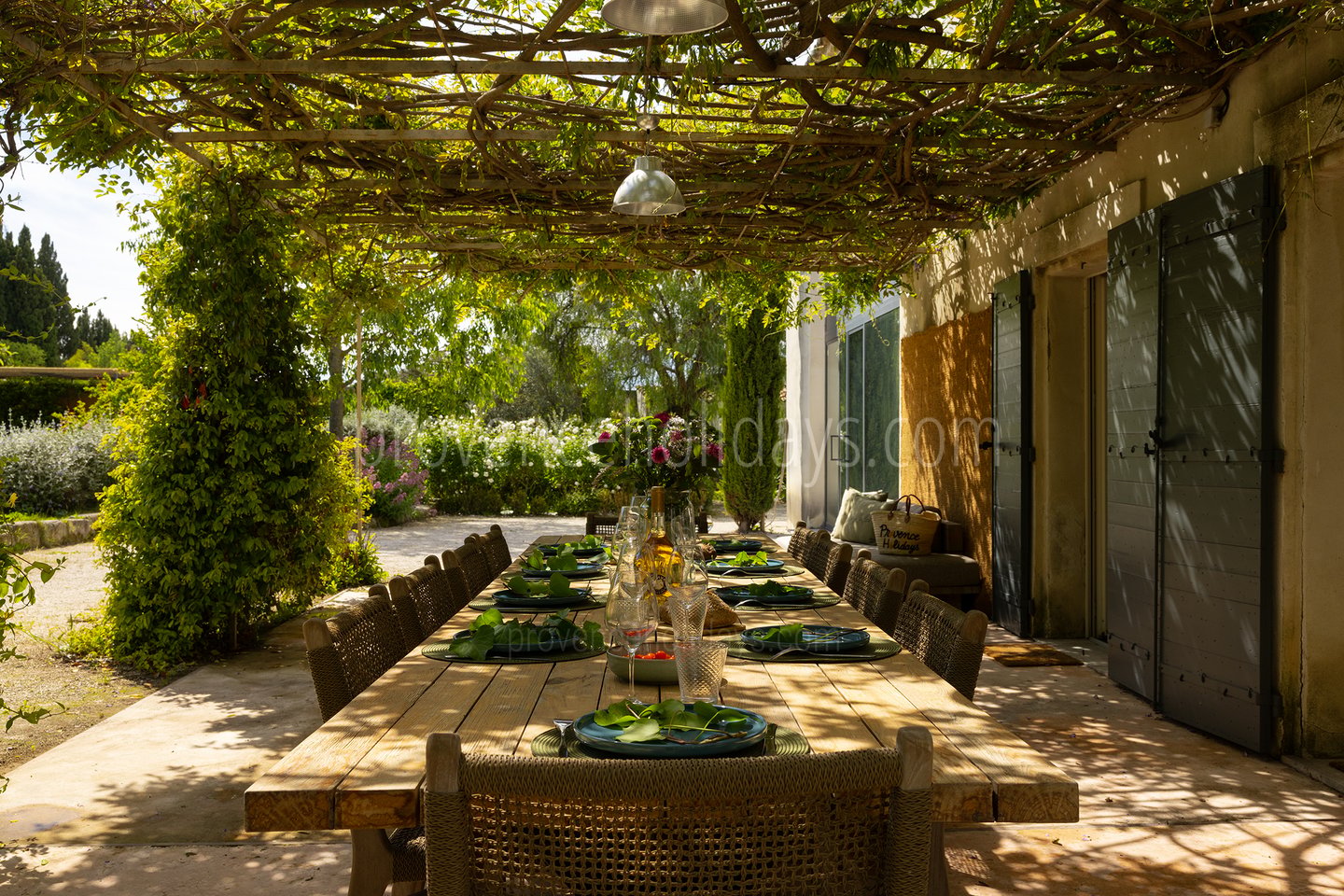 15 - Mas du Figuier: Villa: Exterior