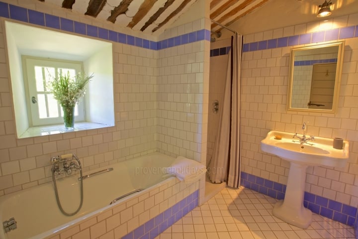 59 - Mas des Lavandes: Villa: Bathroom