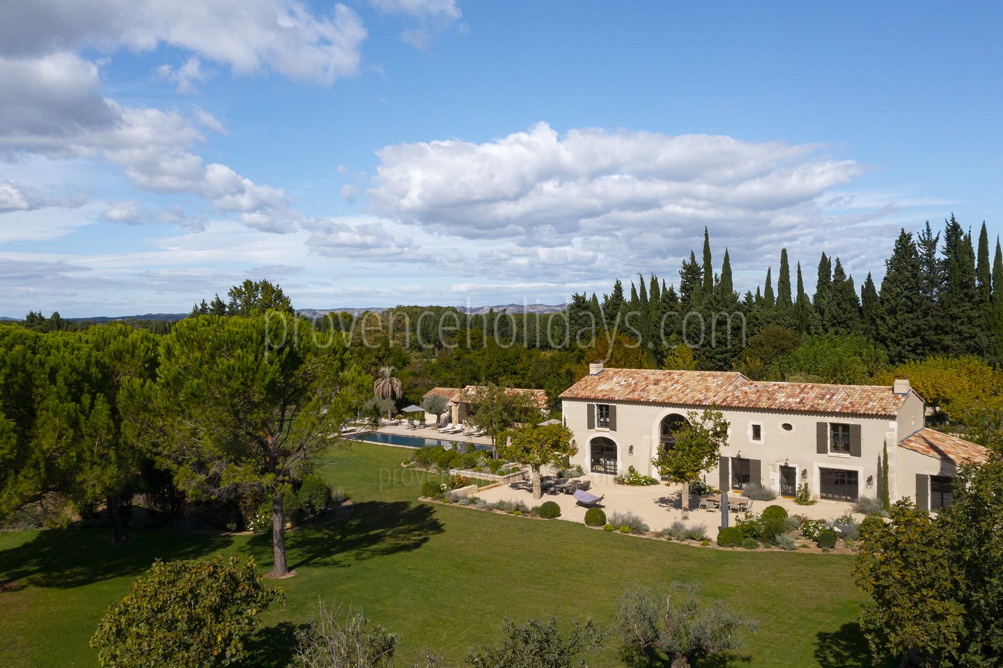 6 - Mas du Paradis: Villa: Exterior