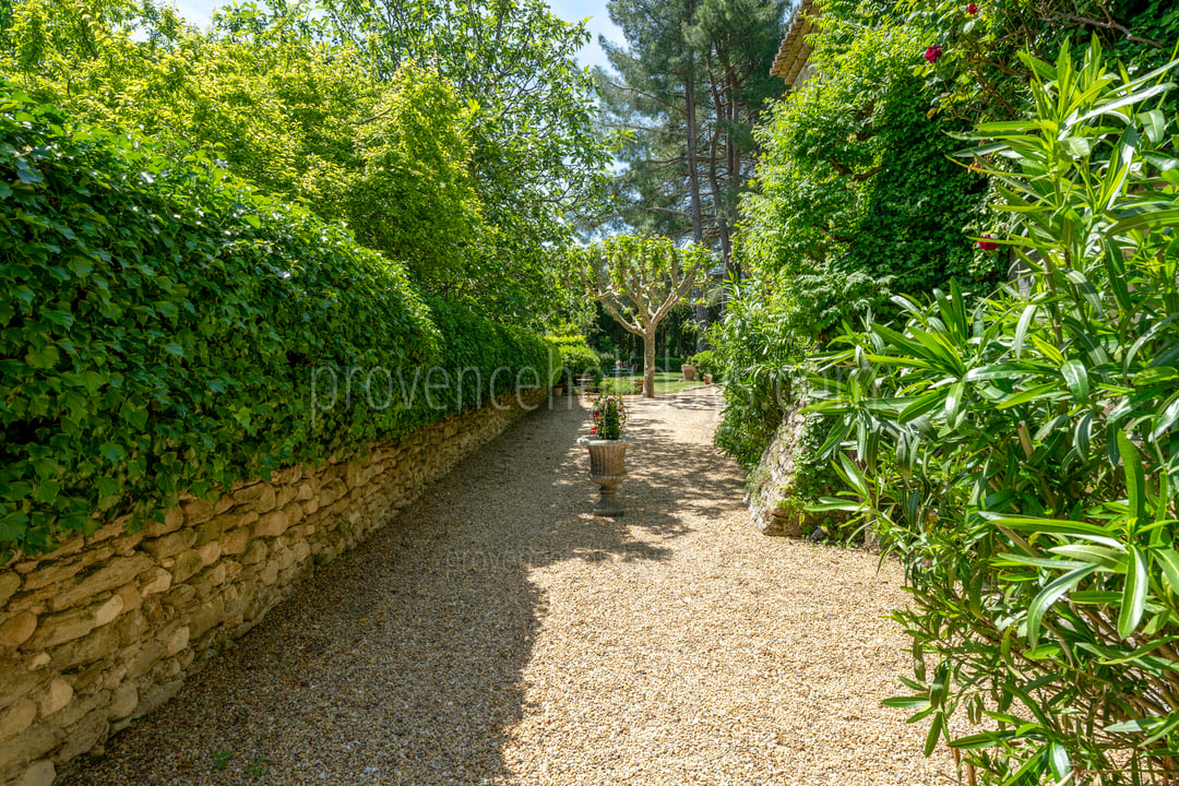16 - Le Moulin de Gordes: Villa: Exterior