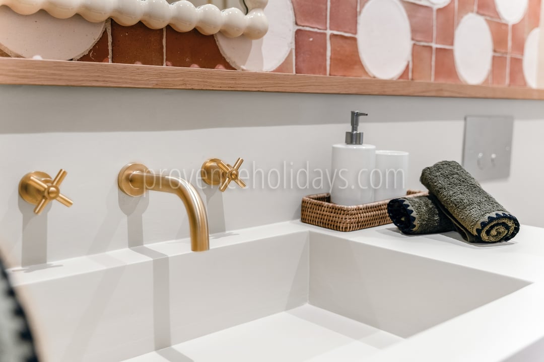 19 - La Tropézienne: Villa: Bathroom