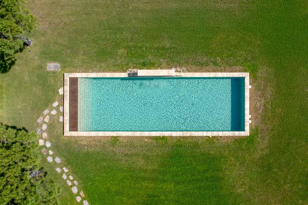 8 - Mas du Temps Suspendu: Villa: Pool