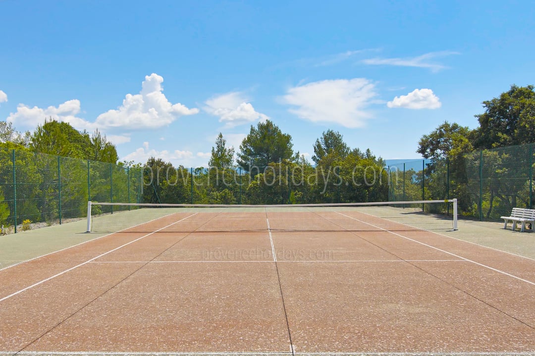 5 - Mas de Gordes: Villa: Exterior