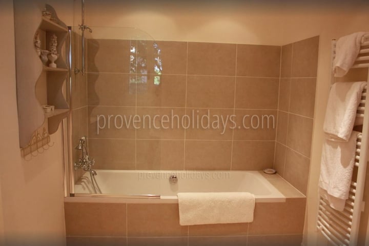 17 - Mas Blauvac: Villa: Bathroom