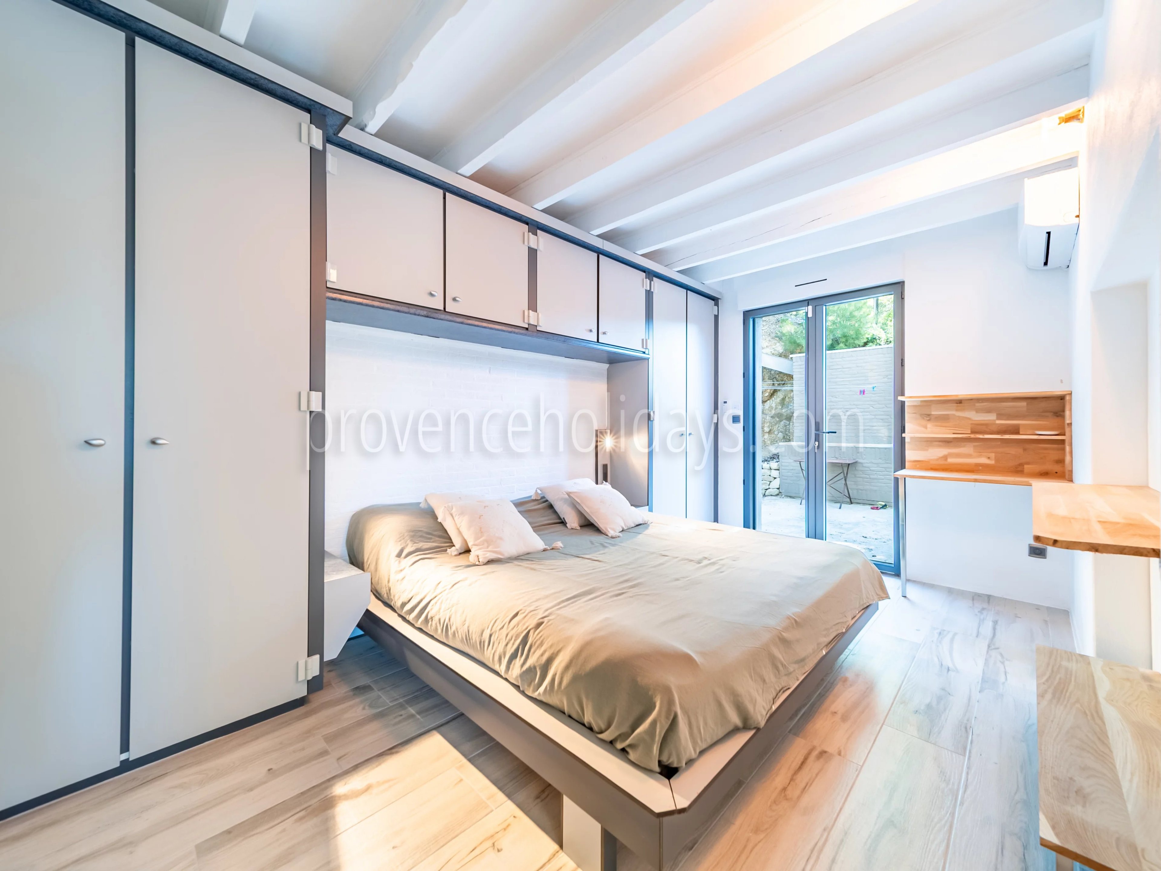 16 - Eigentijdse woning in Villes-sur-Auzon: Villa: Bedroom