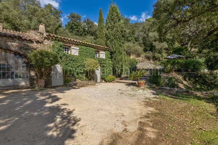 17 - Stone hameau in La Garde-Freinet: Villa: Exterior