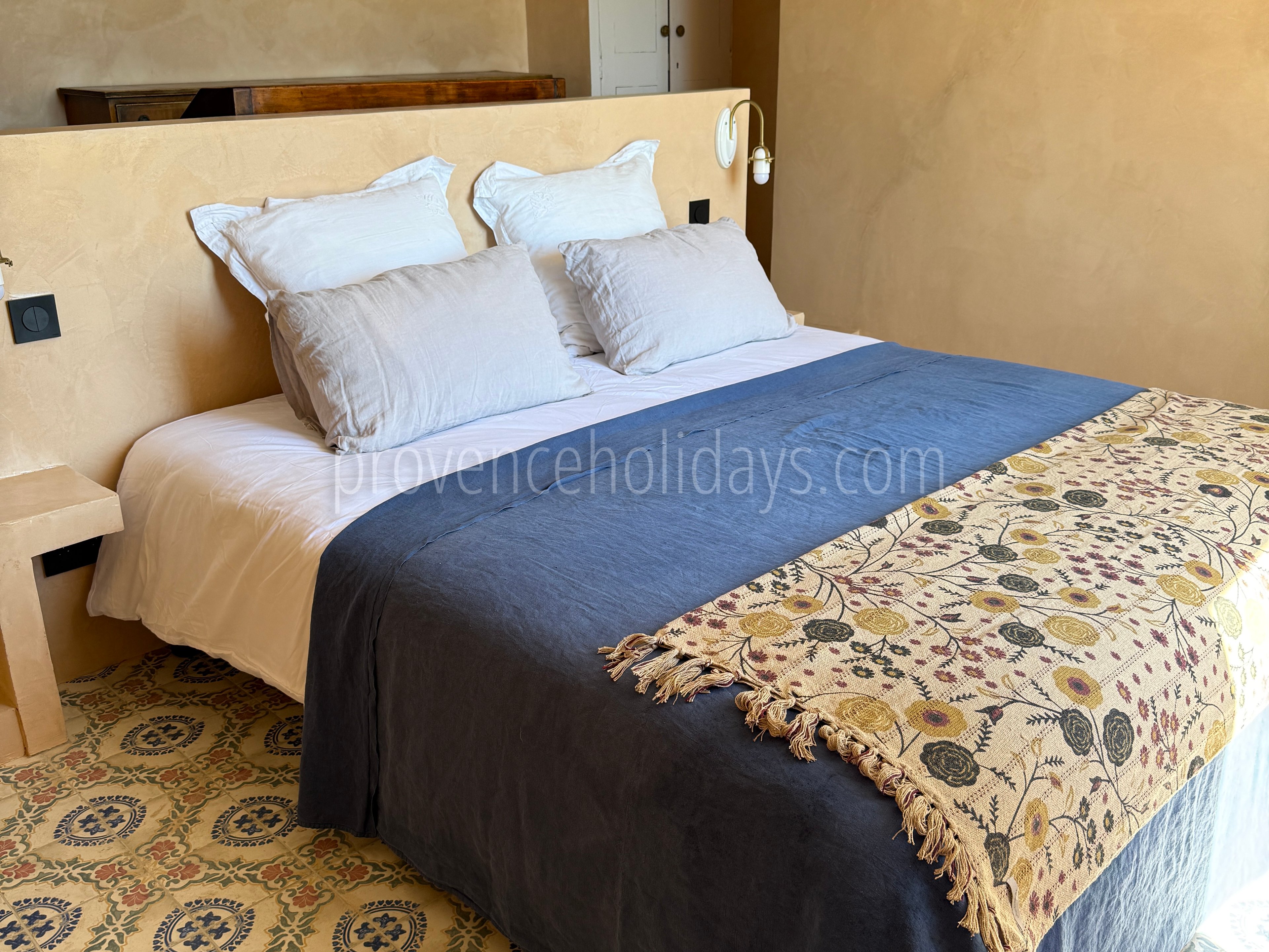 1 - Hotel Olivine: Villa: Bedroom