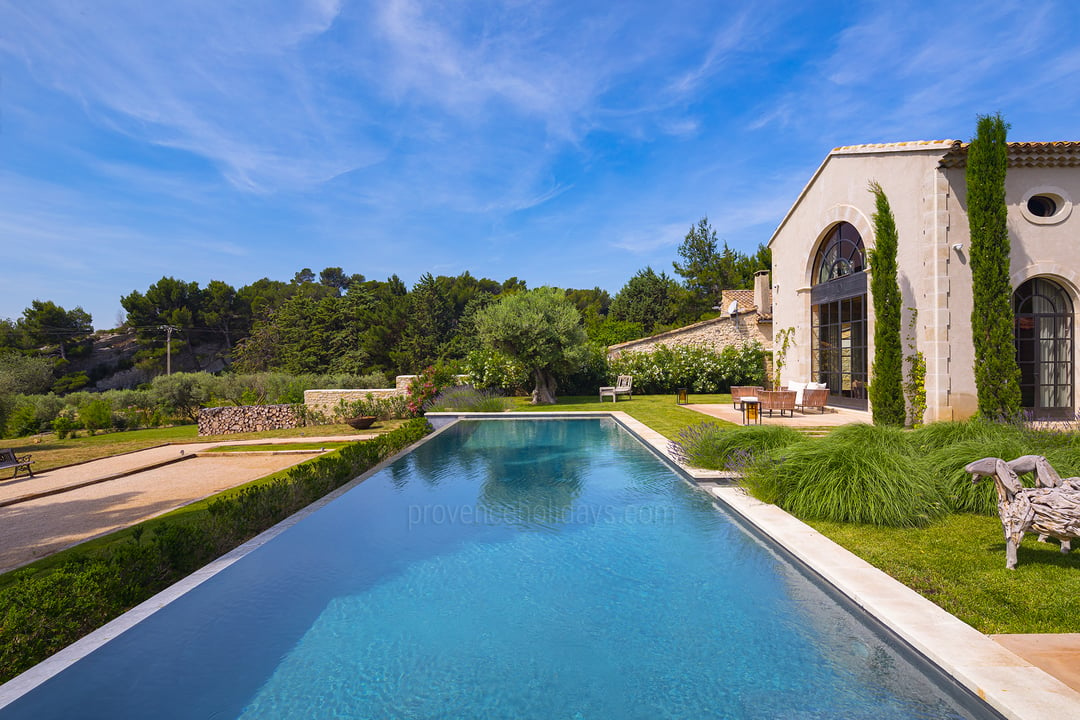 54 - La Bastide de Maussane: Villa: Pool