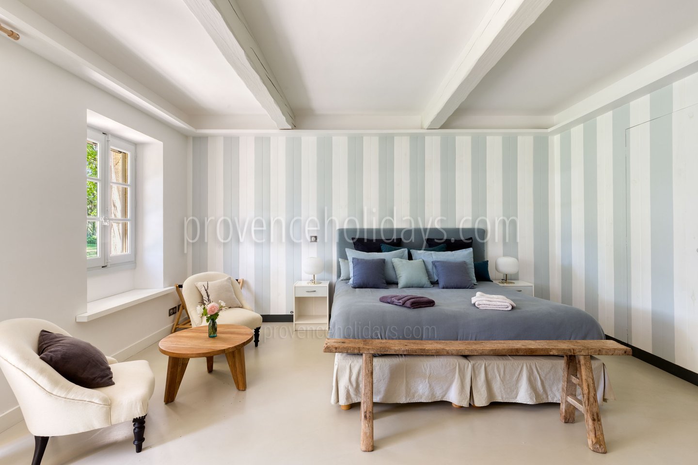14 - Mas Province: Villa: Bedroom