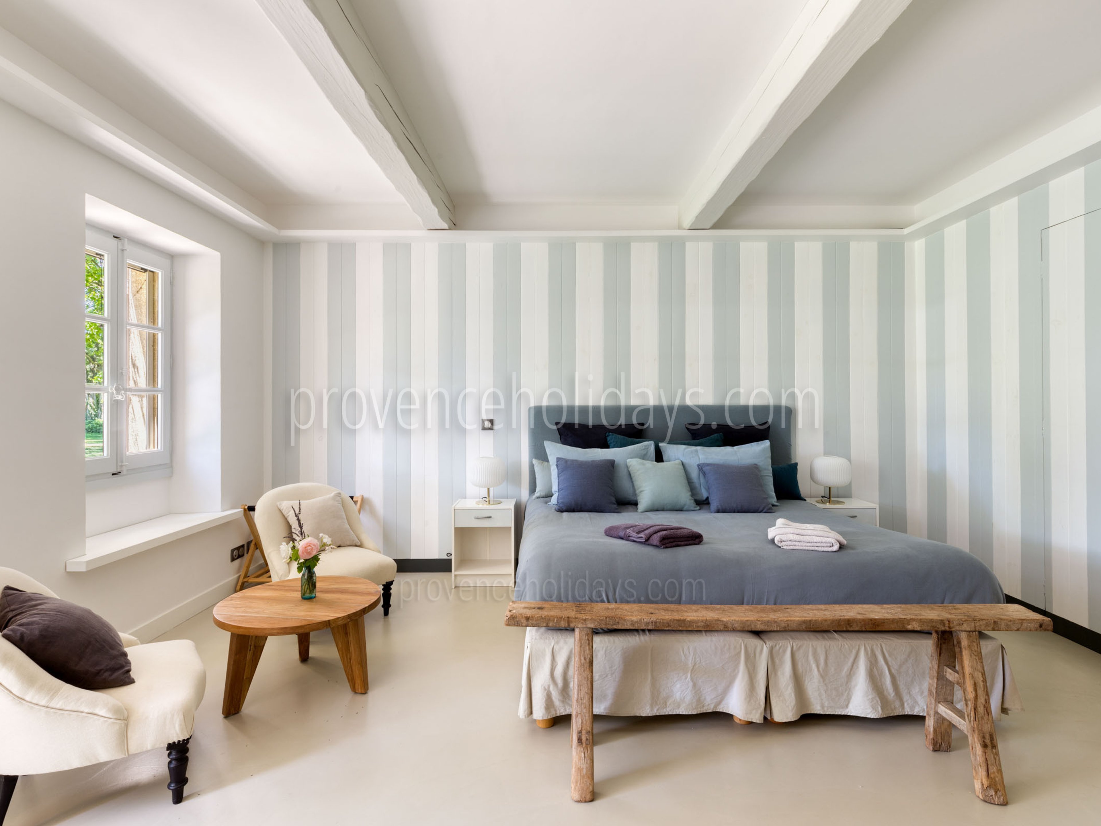 14 - Mas Province: Villa: Bedroom