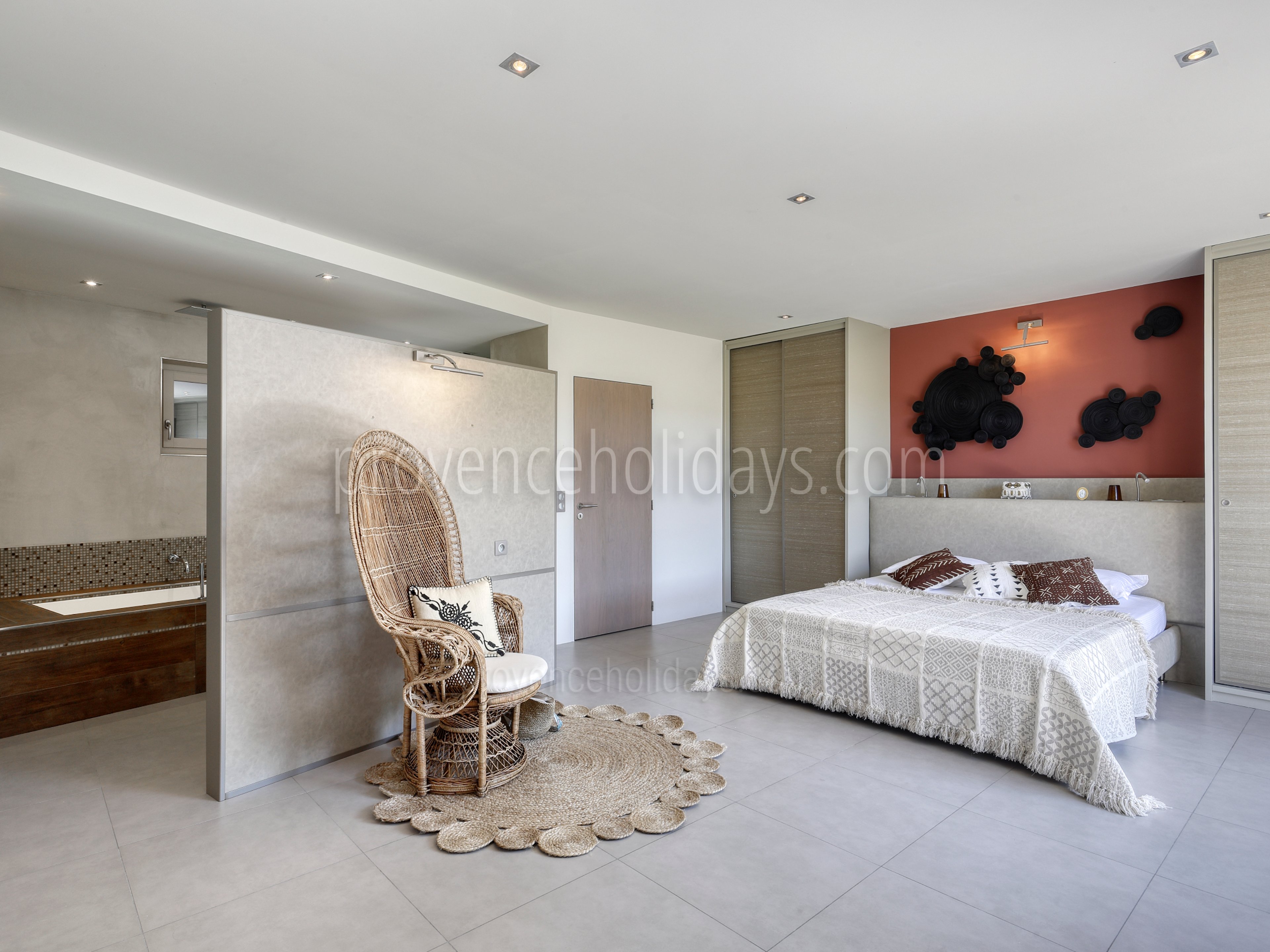 15 - Le Mas du Vallon: Villa: Bedroom