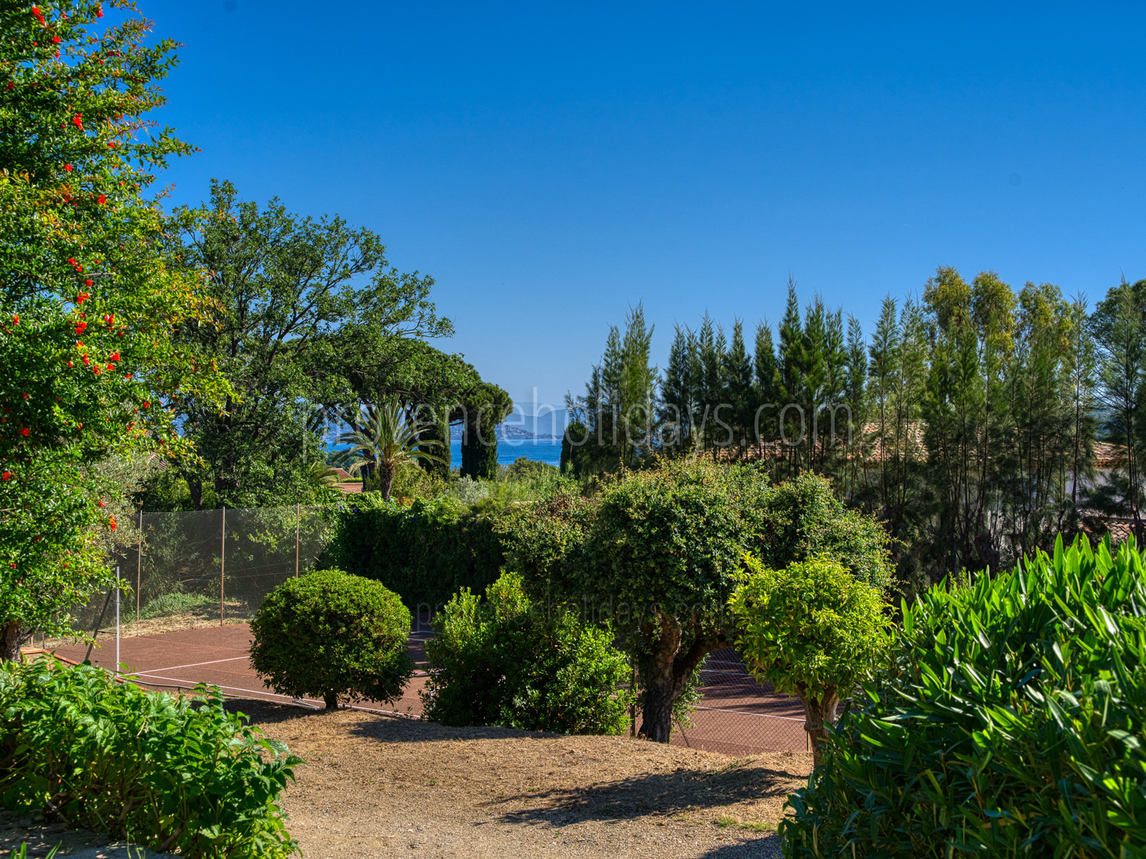 12 - Azur Horizon: Villa: Exterior