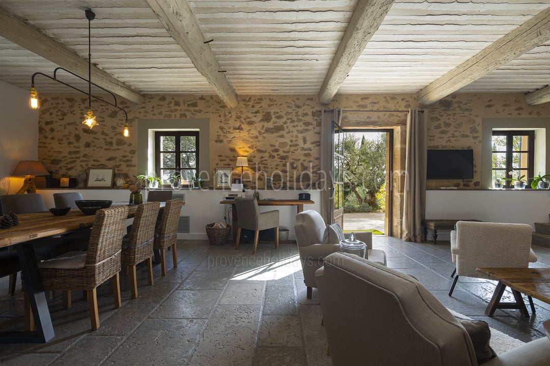 15 - Bergerie de Beaumes: Villa: Interior