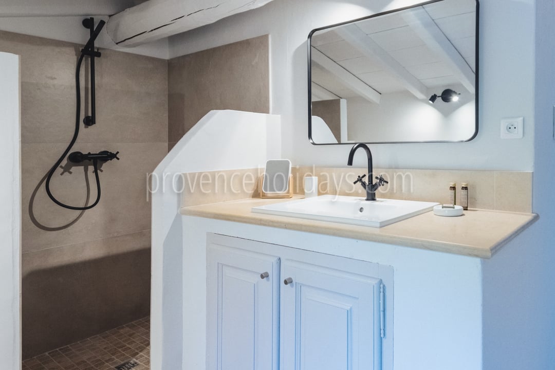 55 - Mas Calisson: Villa: Bathroom