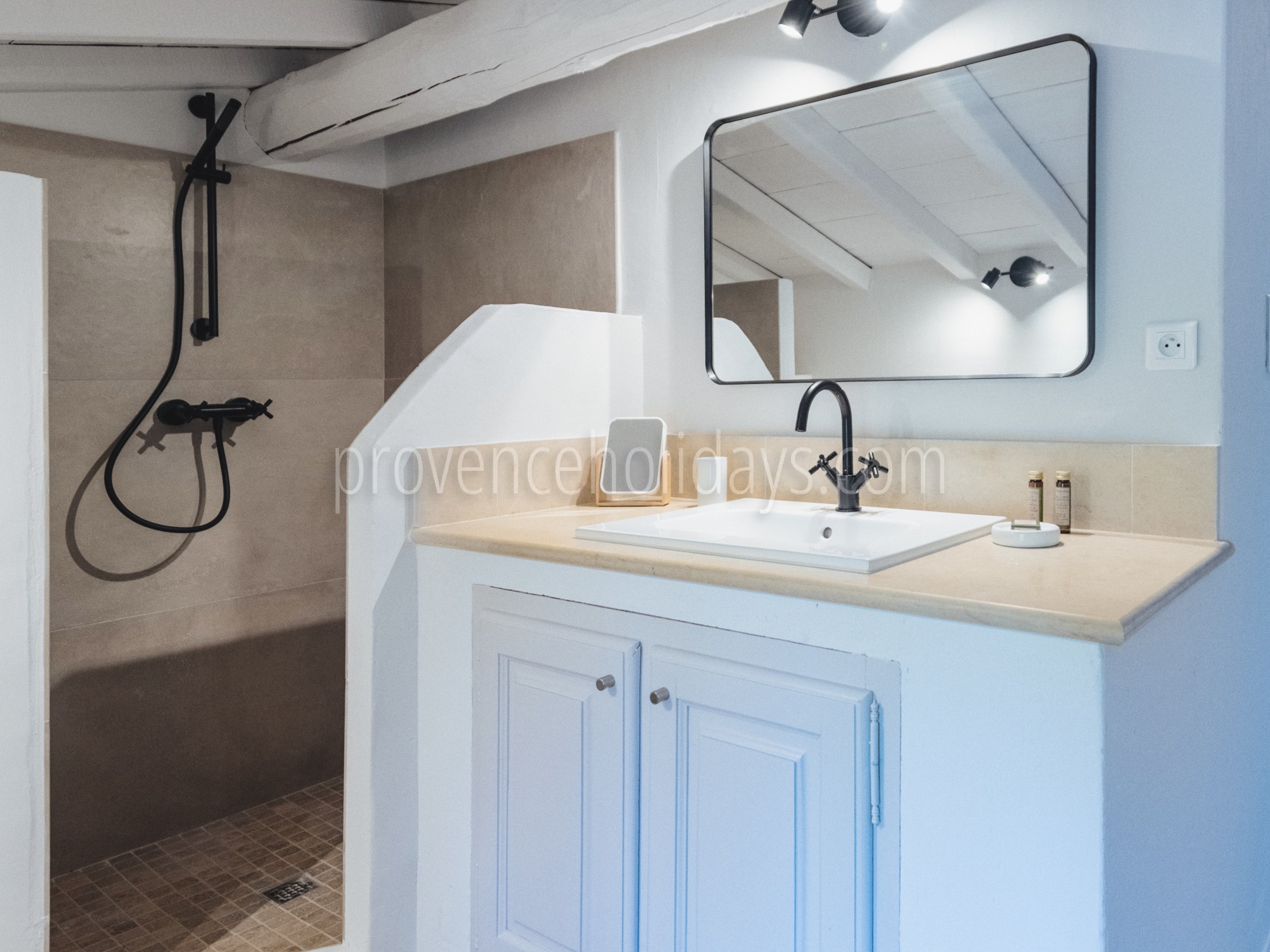 55 - Mas Calisson: Villa: Bathroom