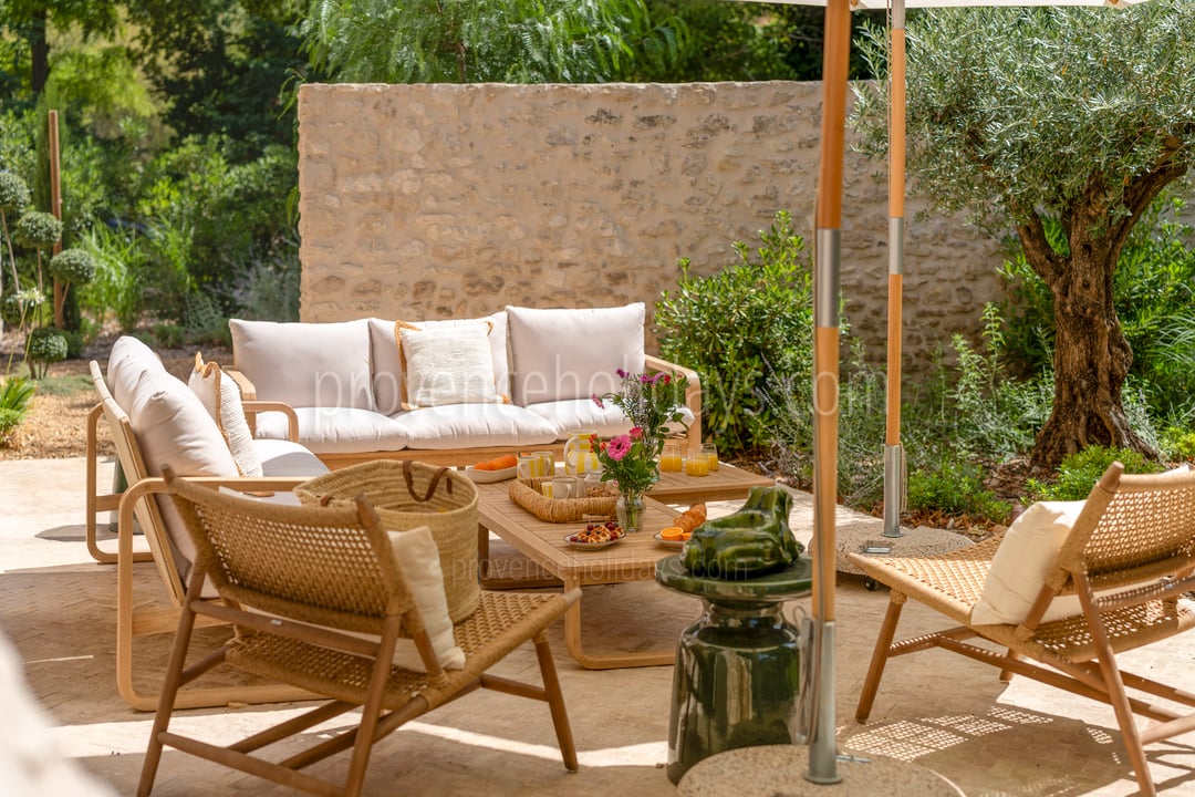 17 - Domaine de la Sorgue: Villa: Exterior