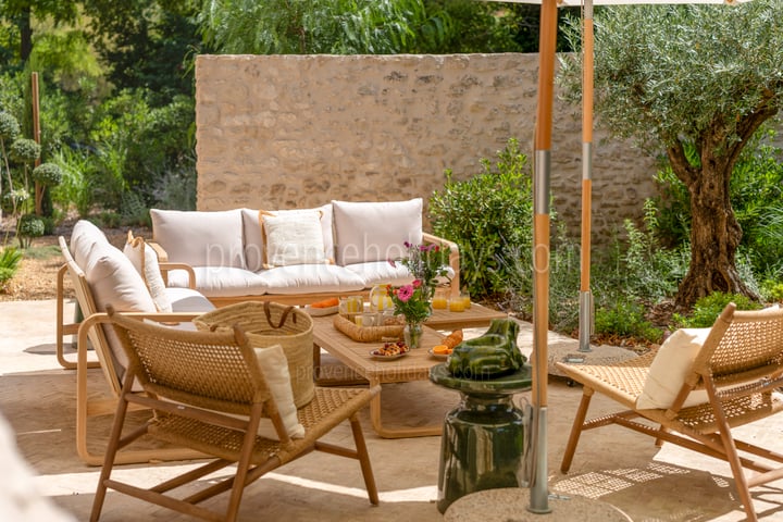 17 - Domaine de la Sorgue: Villa: Exterior