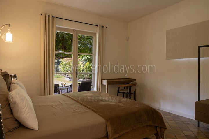 28 - Villa Charles: Villa: Bedroom