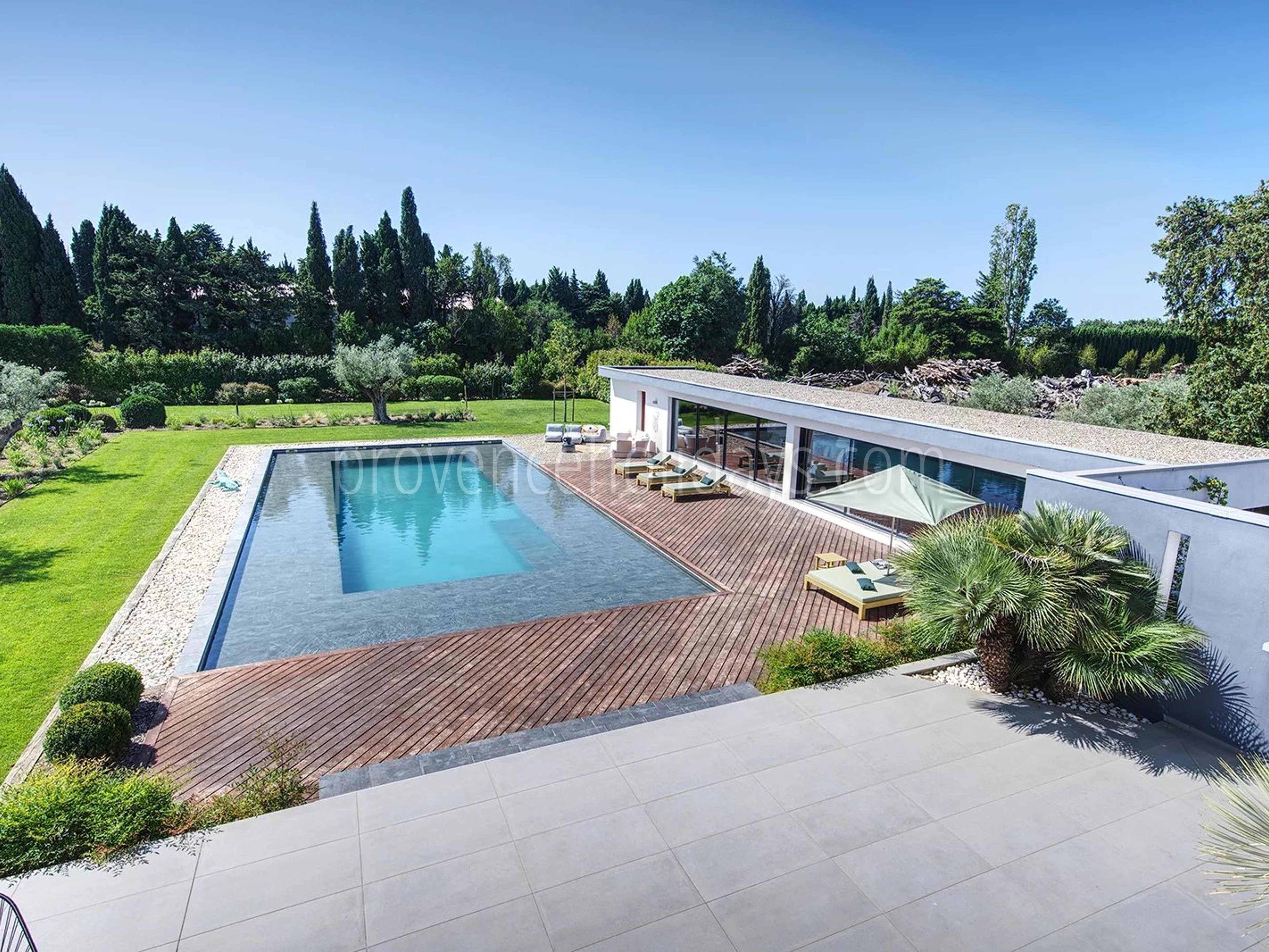 1 - House with pool house in Eyguières: Villa: Pool
