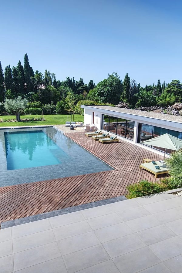 1 - House with pool house in Eyguières: Villa: Pool