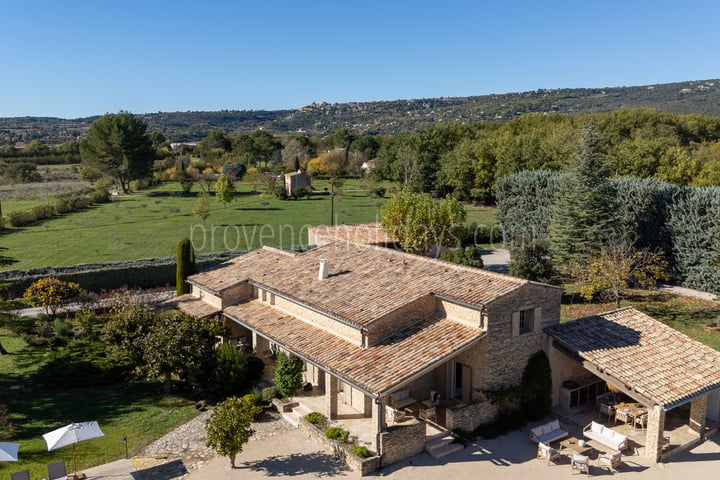 Exceptional house in the Luberon, combining modern comfort and a relaxing atmosphere