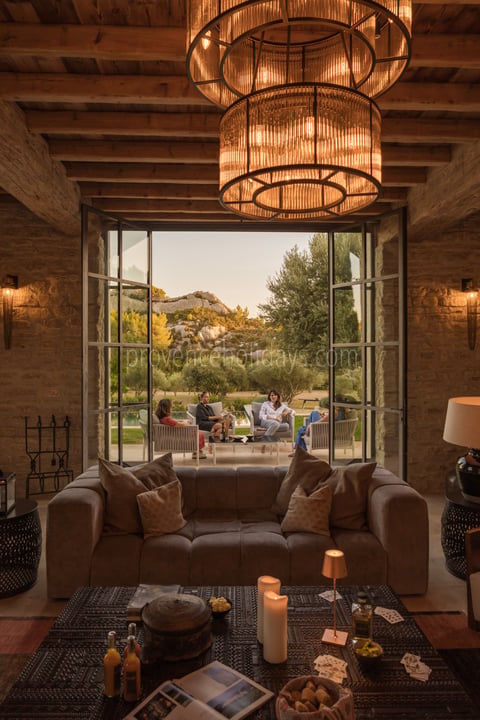 14 - La Bastide de Maussane: Villa: Interior