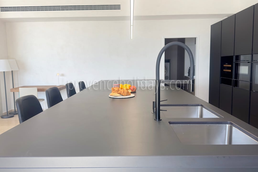 12 - Domaine Altavista: Villa: Interior