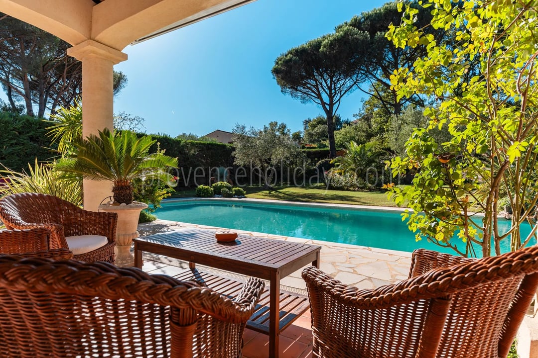 33 - Villa avec maison d’invités à Grimaud: Villa: Pool