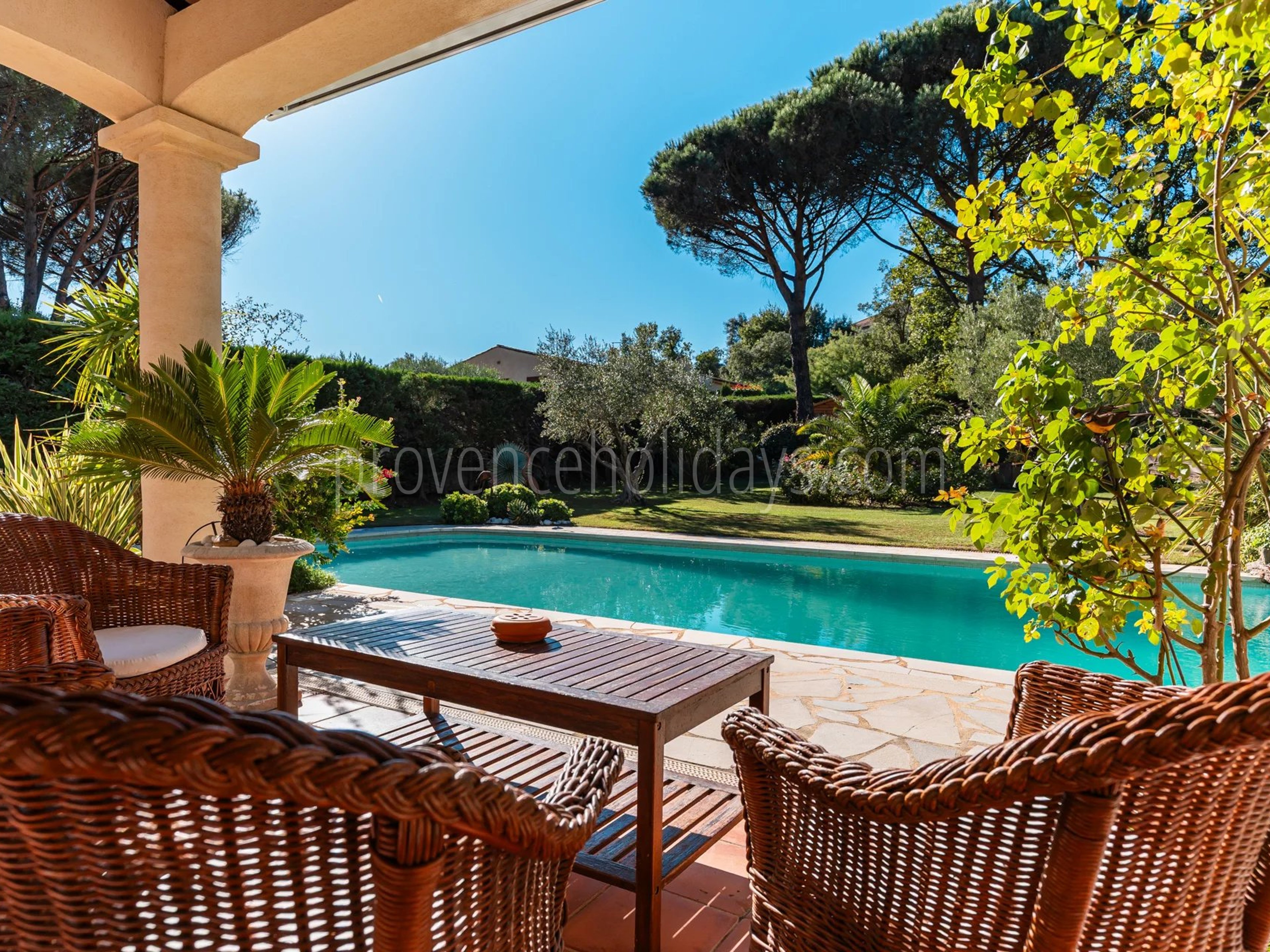 33 - Villa avec maison d’invités à Grimaud: Villa: Pool