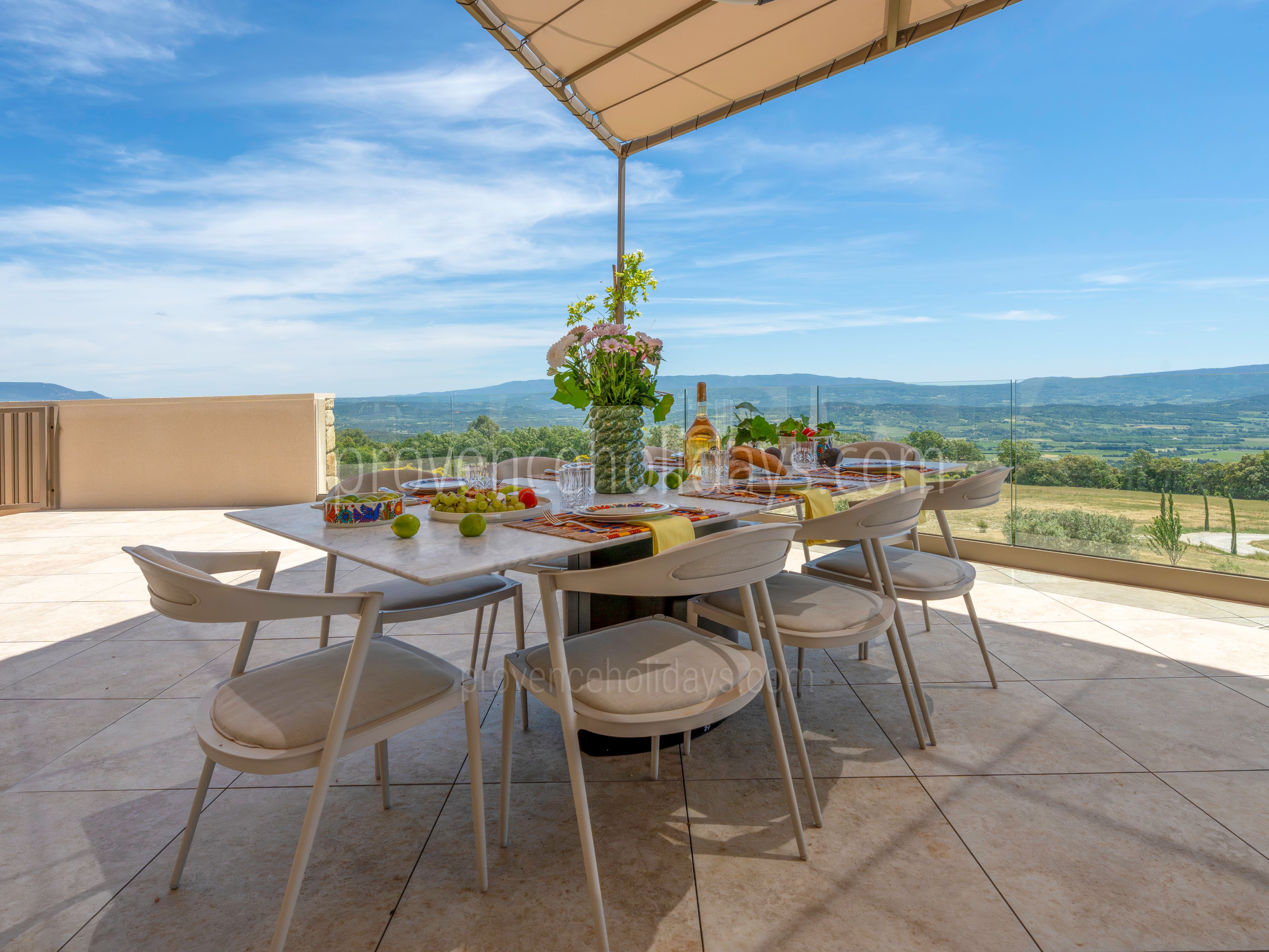 23 - Eden-en-Provence: Villa: Exterior