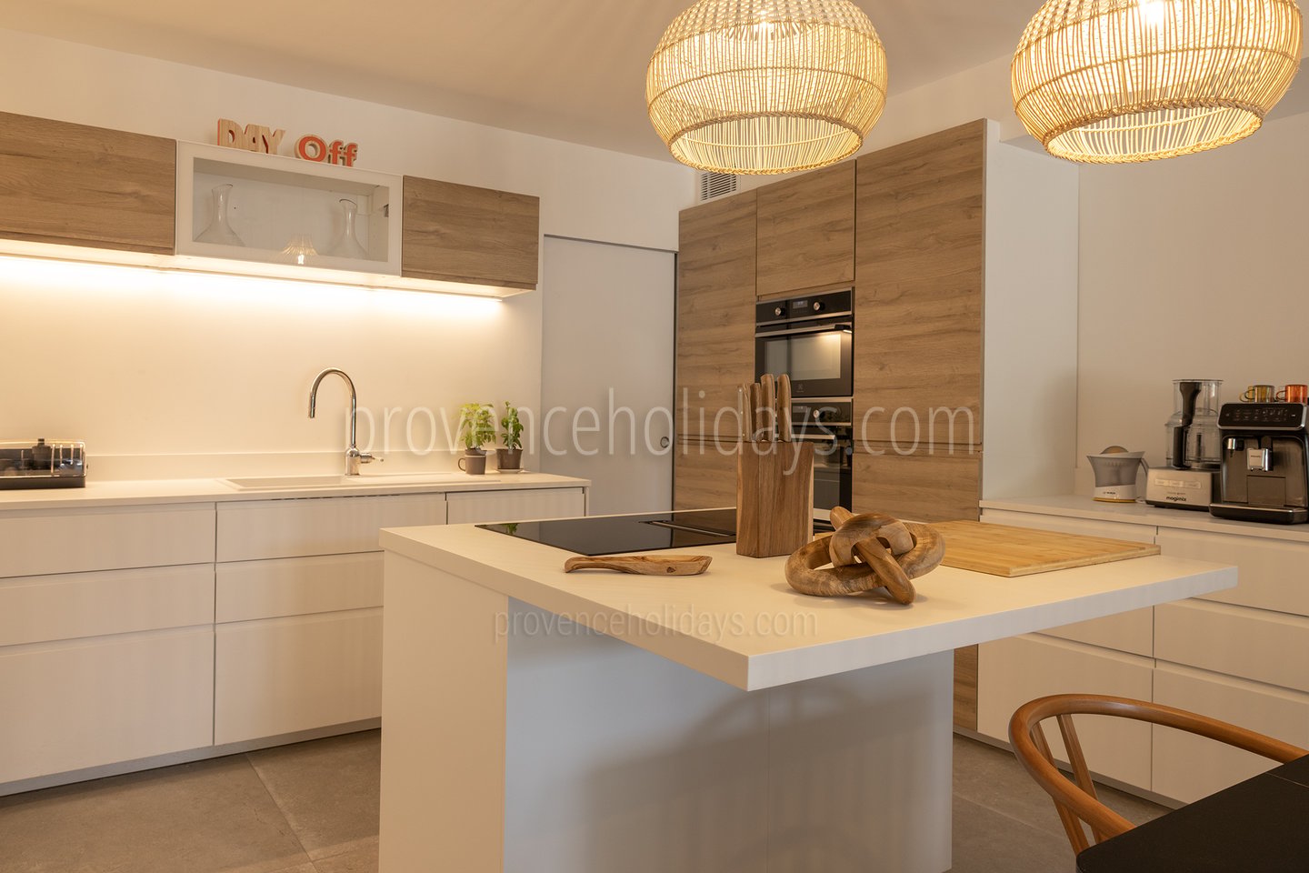 19 - Maison des Alpilles: Villa: Interior