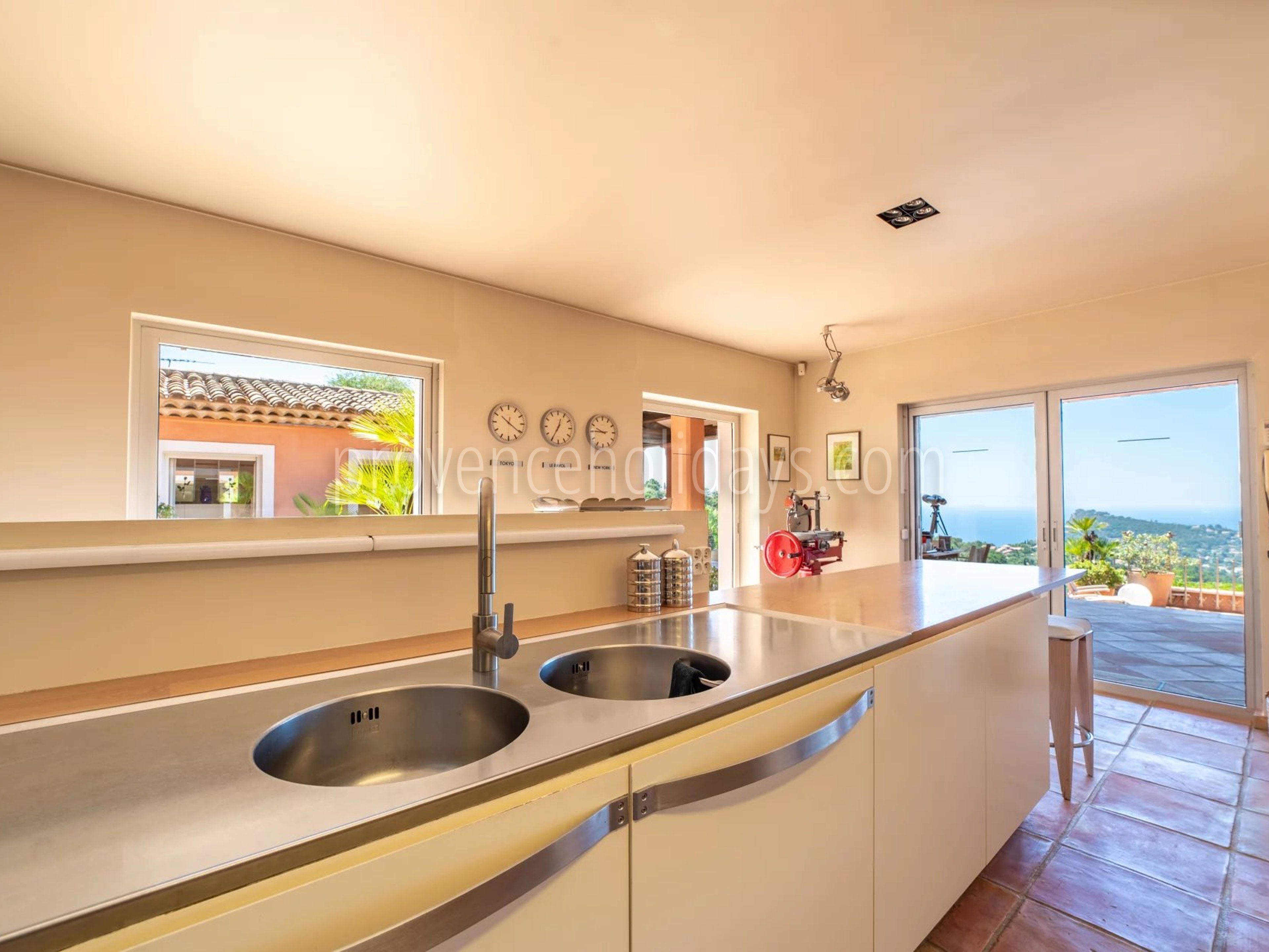 6 - Zeitgenössische Villa in Rayol-Canadel-sur-Mer: Villa: Interior