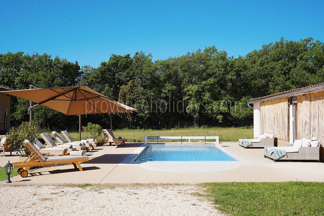 Moderne Villa mit Pool und Klimaanlage in Roussillon