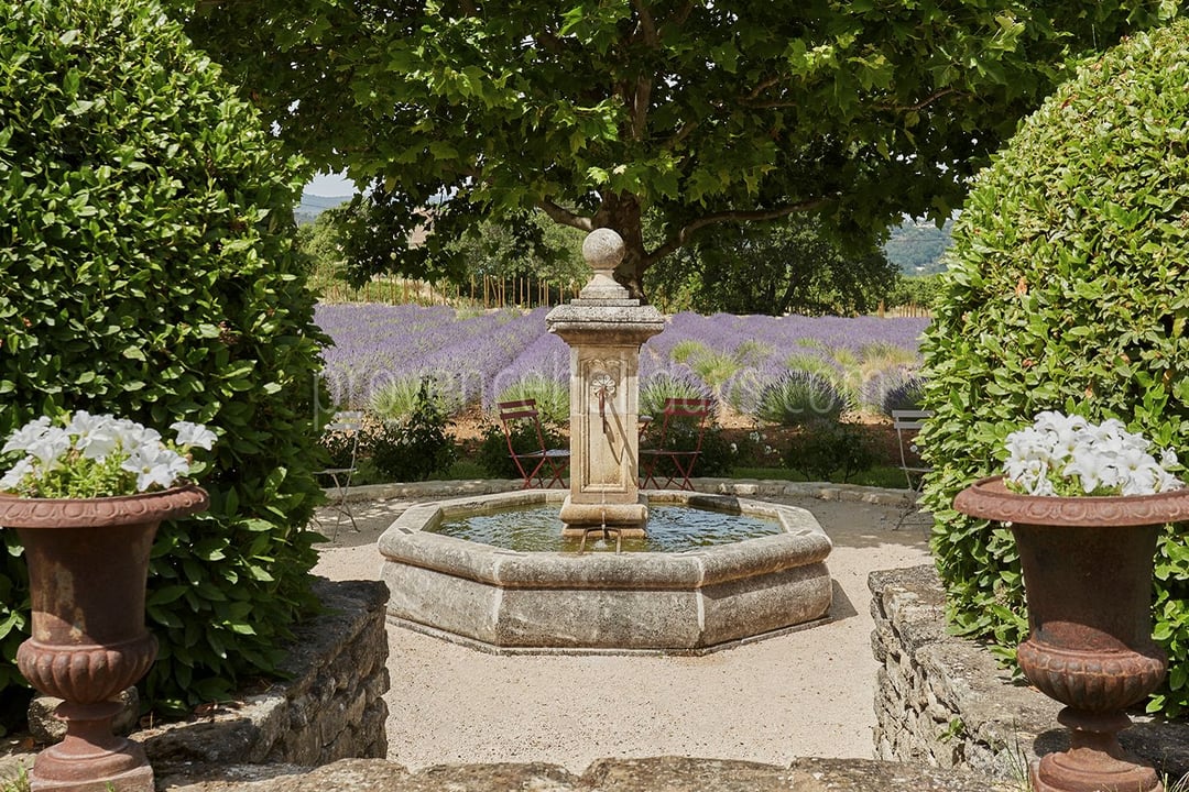 15 - L’Orée des Lavandes: Villa: Exterior