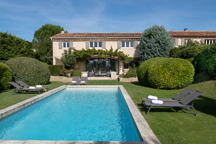 Location de vacances de charme avec piscine privée à Joucas