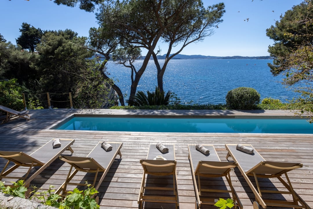 Authentic and unique villa by the sea, Cap brun