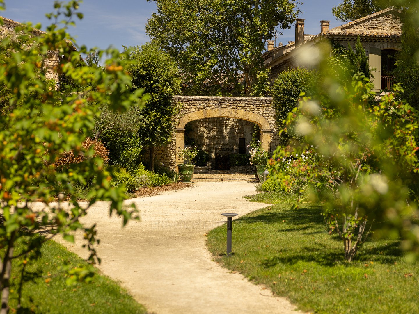 33 - Bastide Provençale: Villa: Exterior