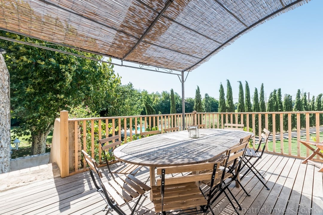 20 - Bastide du Luberon: Villa: Exterior