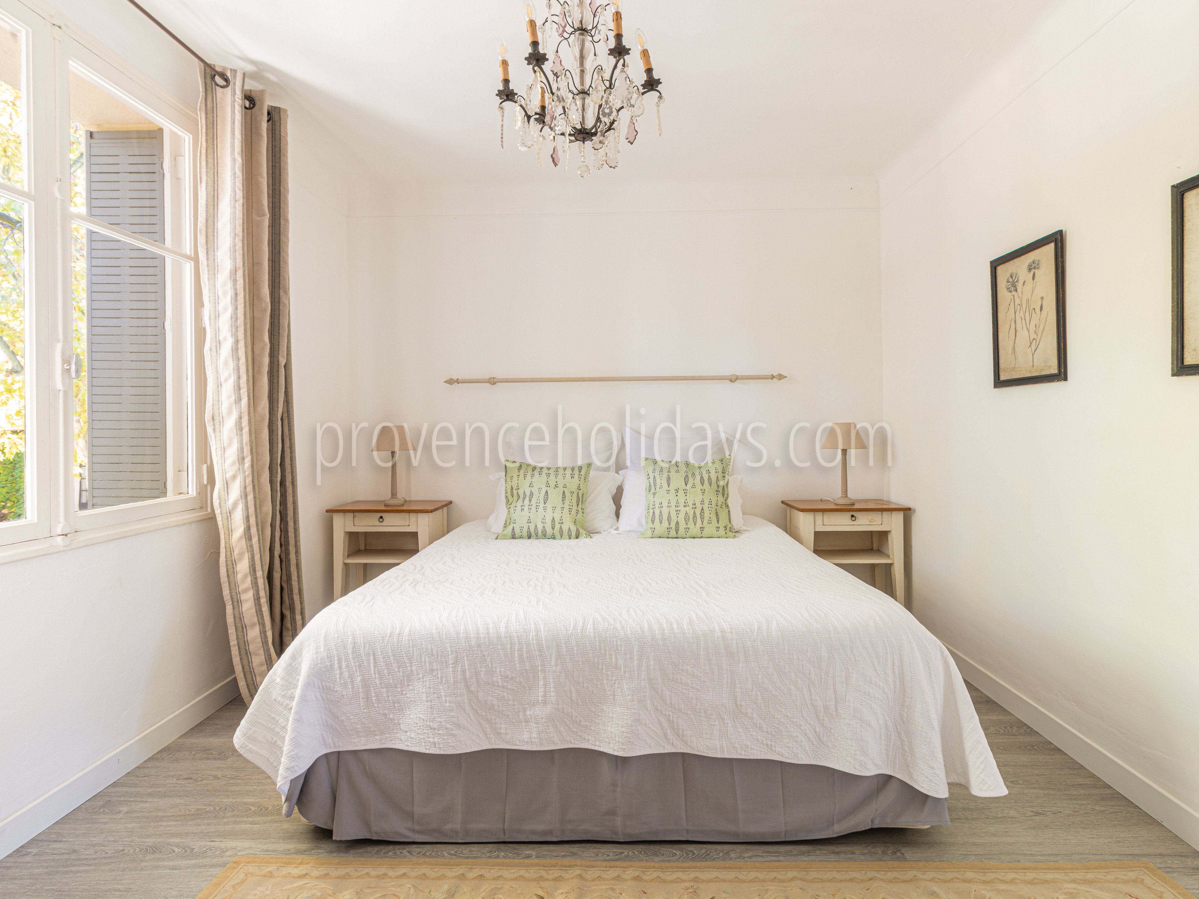 24 - Mas Mollégès: Villa: Bedroom