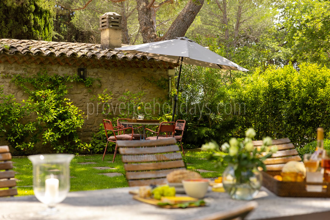 38 - Le Mas d\'Ansouis: Villa: Exterior